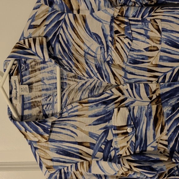 Tommy Bahama Women's Shirt - Picture 5 of 5